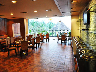 Jade Beach Resort Tirupporur Exteriör bild